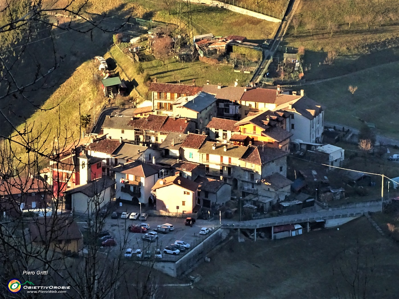 65 Zoom sul borgo del Cler di Sedrina dove stiamo rientrando.JPG